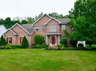 18 Birch Hill Rd, Ballston Lake, NY 12019