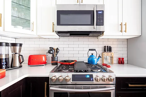 Sold by Douglas Elliman | media 7