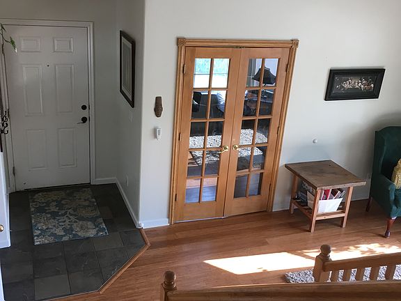 Living room/Entry