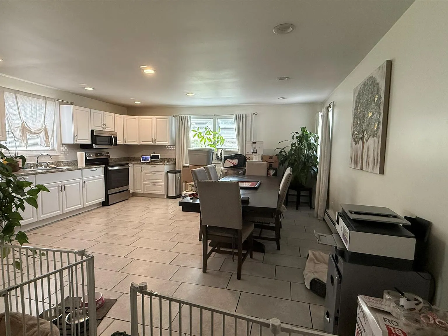 3 bed, 1.0 bath, 1444 sqft, $2,800 — Photo 4