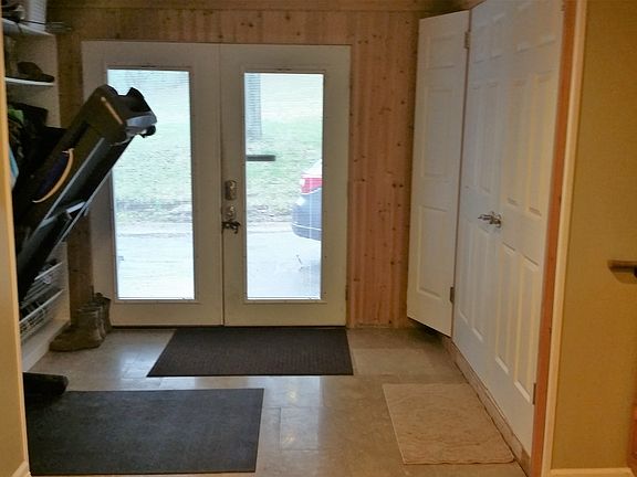 Mudroom/side entry
