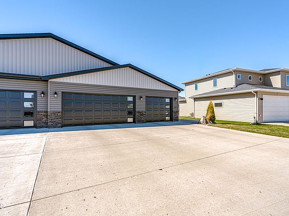 2nd image of 3805 Gale Cir SE