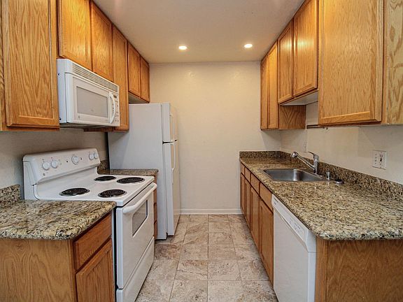 4th image of 530 Arcadia Drive