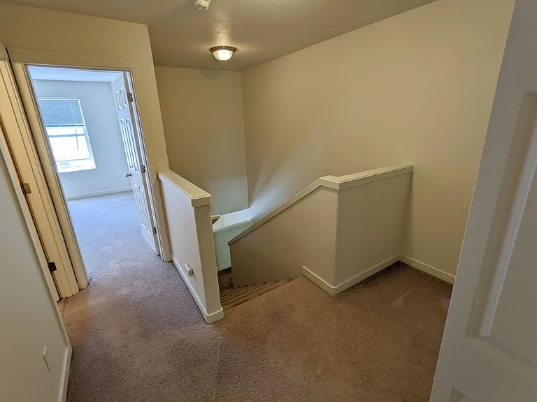Halsey East Townhomes — Photo 30