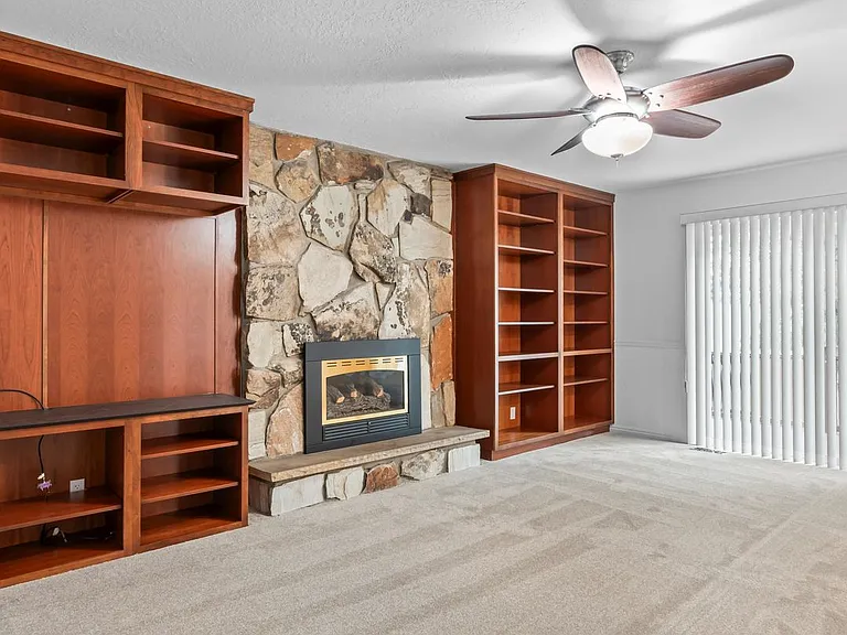 9763 S Sitzmark Dr — Photo 11