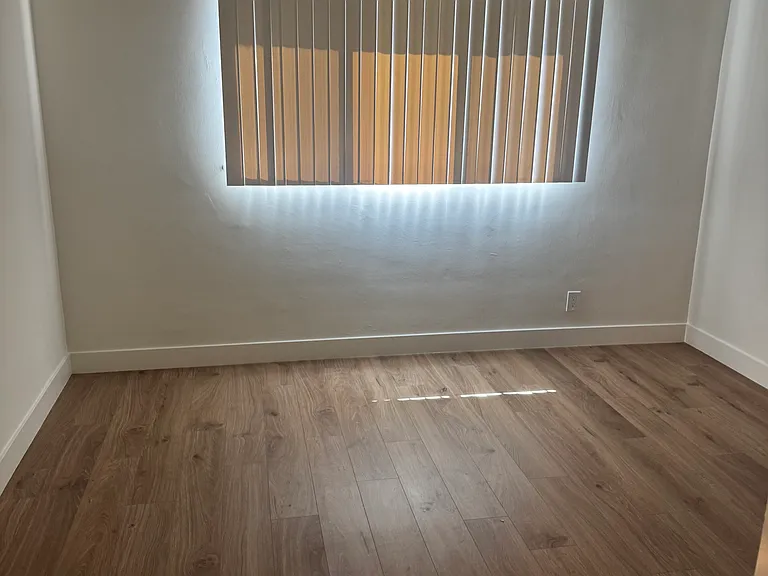 2215 N Catalina St #A — Photo 11