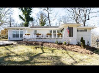 211 Pinehurst Ln, Signal Mountain, TN 37377