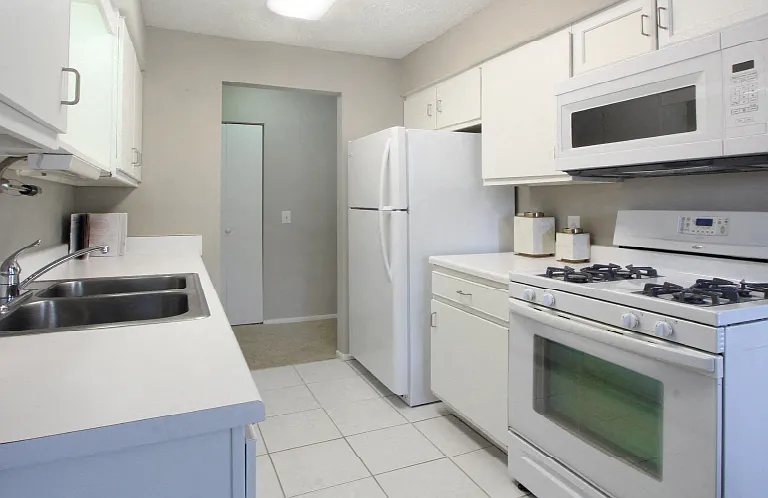Inwood Village Apartments — Photo 14