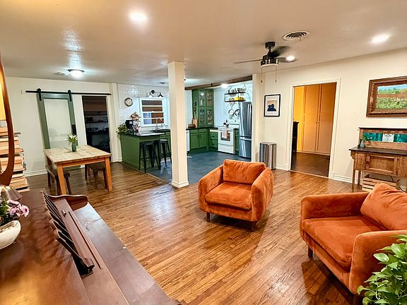 4th image of 2628 Cravens Rd