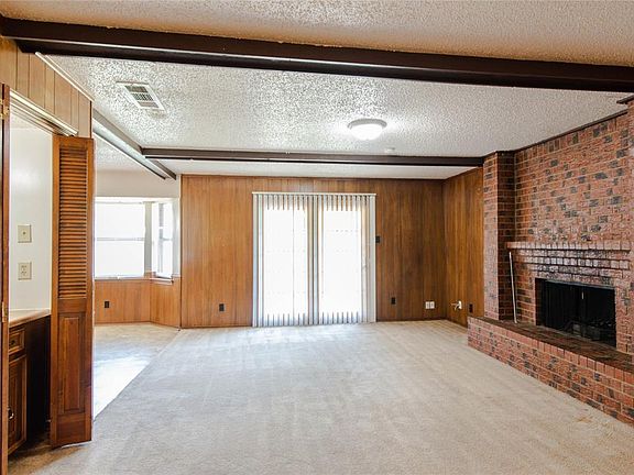 5th image of 306 Memorial Dr