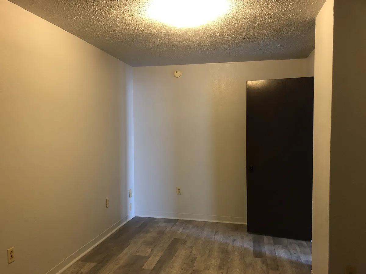 Building Photo - 704 Brinton Ave #G