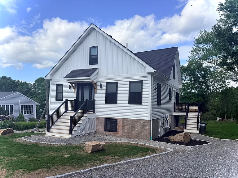 6 Wausau Pl — Photo 1