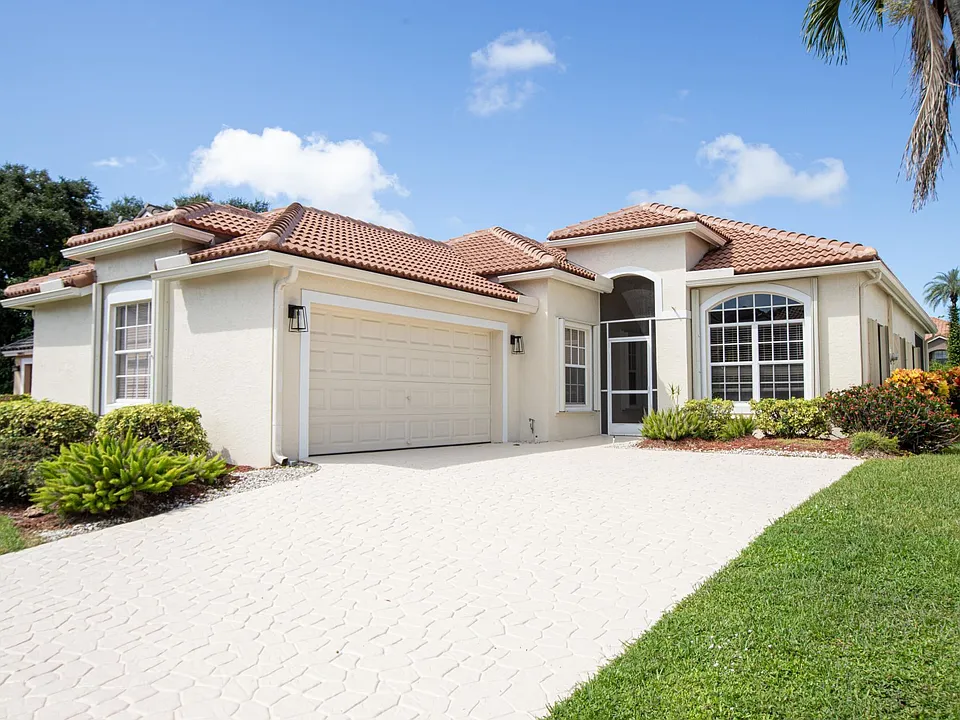 10881 La Salinas Cir
