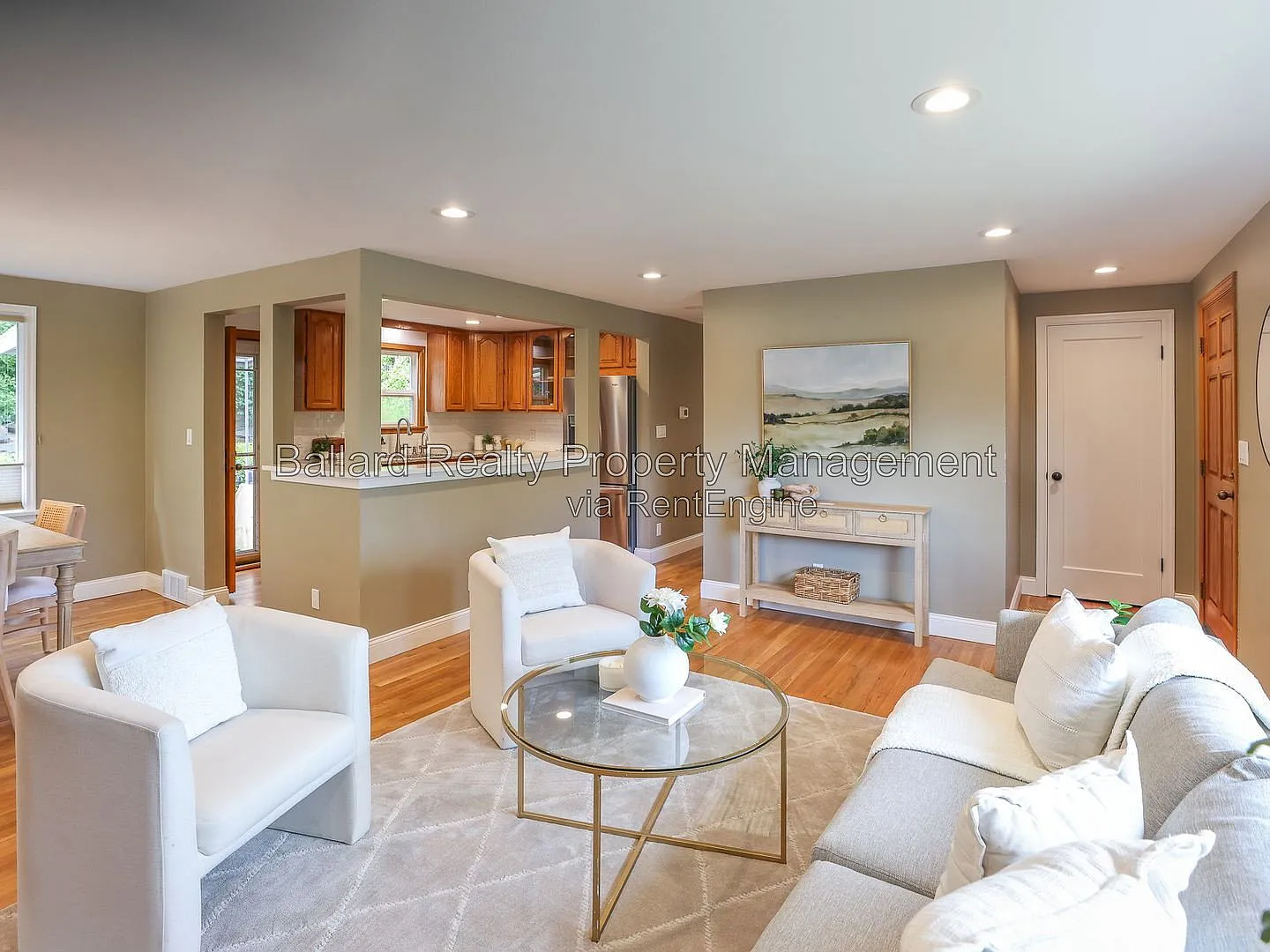 3 bed, 2.5 bath, 2110 sqft, $4,450 — Photo 3