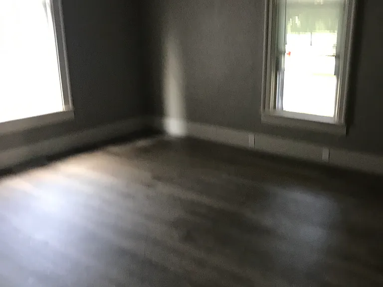 800 E State St — Photo 5