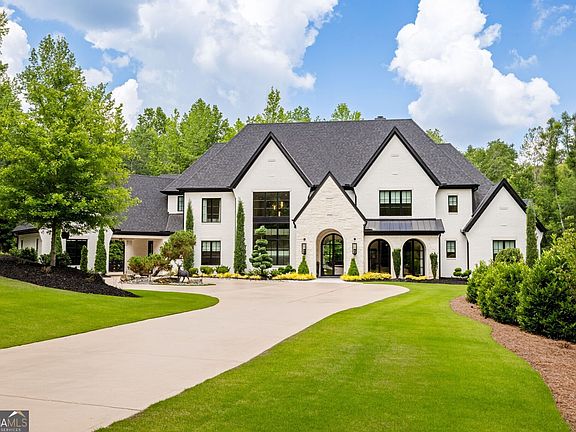 4th image of 200 Deerhaven Ln