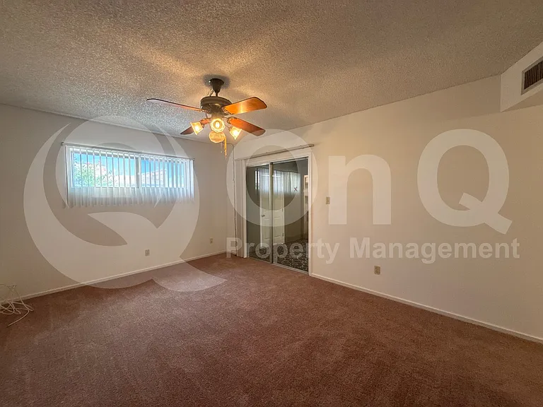 3930 N Stone Ave — Photo 12