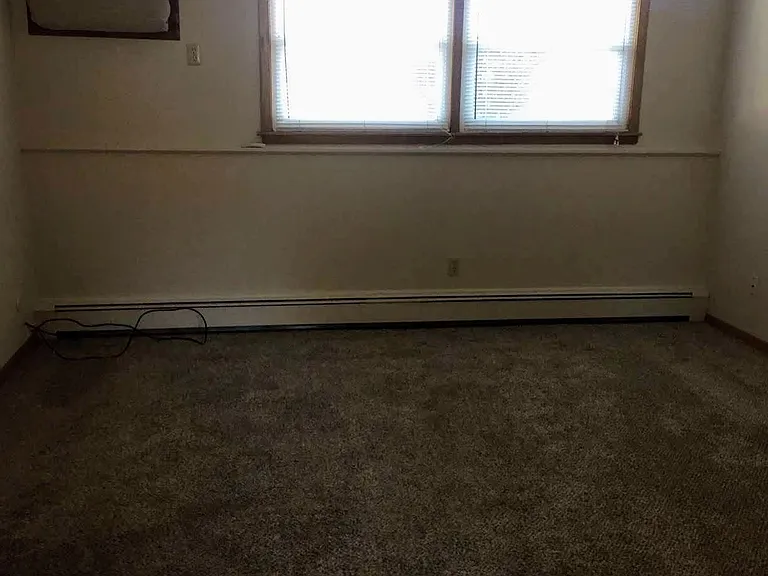 350 2nd Ave E #1 — Photo 4