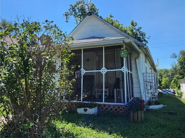 422 Thompson Ave #1/2, Saint Joseph, MO 64504