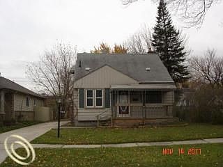 1st image of 22338 Maple St