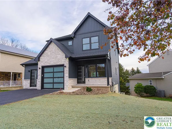 5050 Foxdale Dr, Whitehall, PA 18052