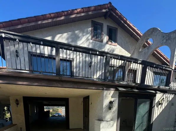 2918 Fairview Dr, Vista, CA 92084