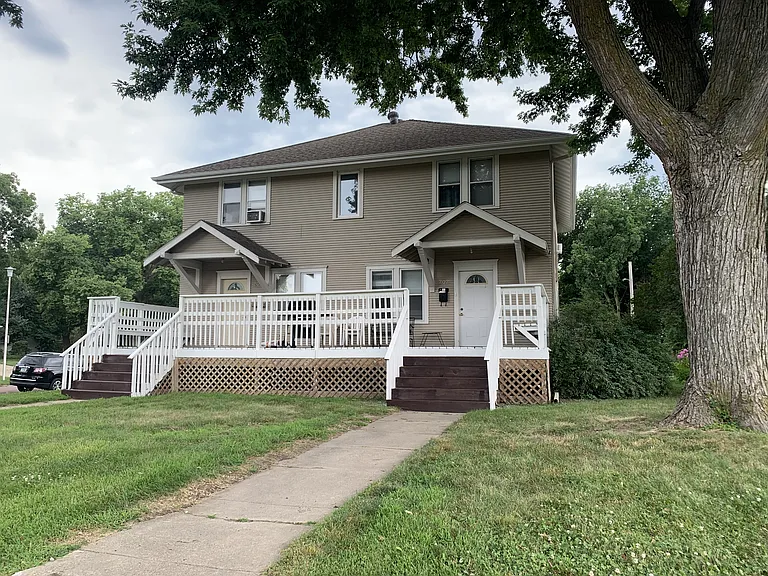 200 N Pine St #202 — Photo 40