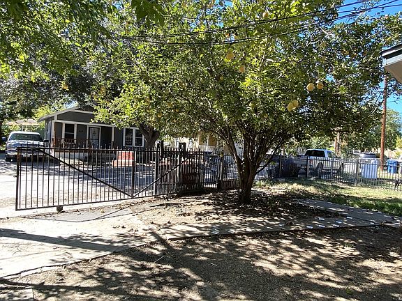 2nd image of 419 BLUE BONNET ST