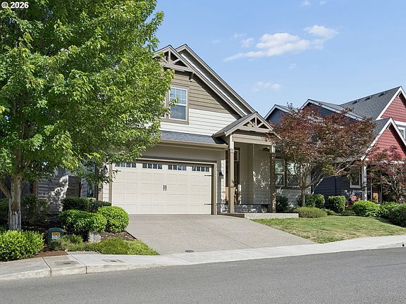 2nd image of 116 NE Oak View Ln