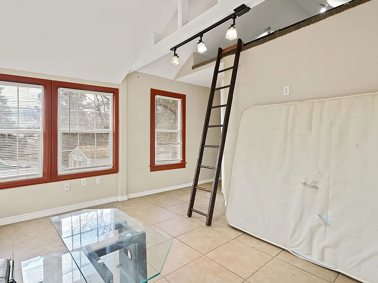 811 Shoshone Pl — Photo 9