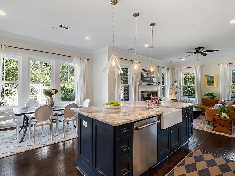 2112 Parkway Dr — Photo 13