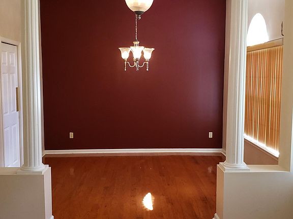 4th image of 2705 Chelsea Cove Dr