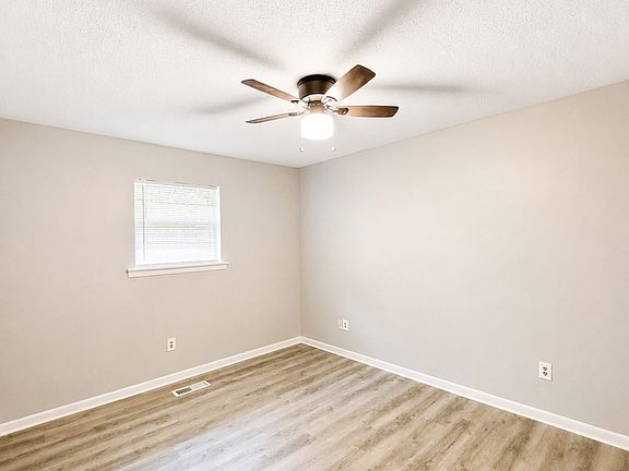 5th image of 3630 Missionaire Ave