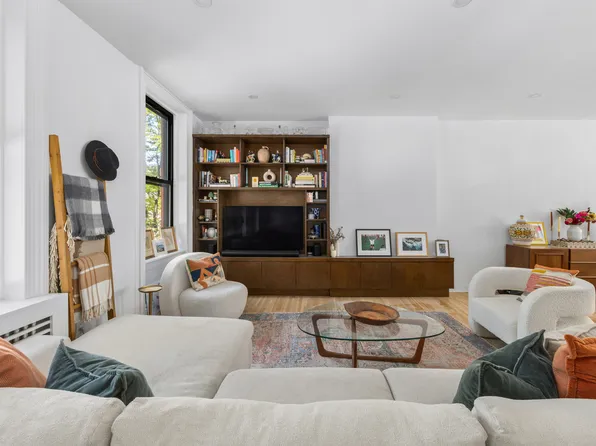 323 5th Avenue image 9 of 13