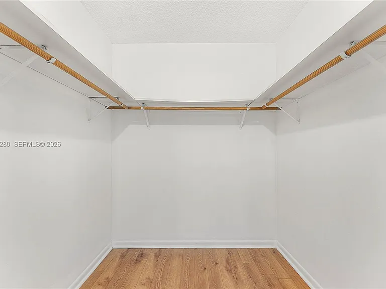 4301 Martinique Cir #H2 — Photo 13