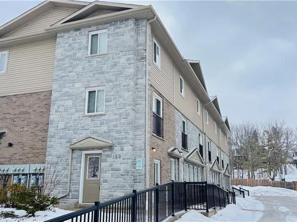 122 Courtland Ave E #6, Kitchener, ON N2G 0B8