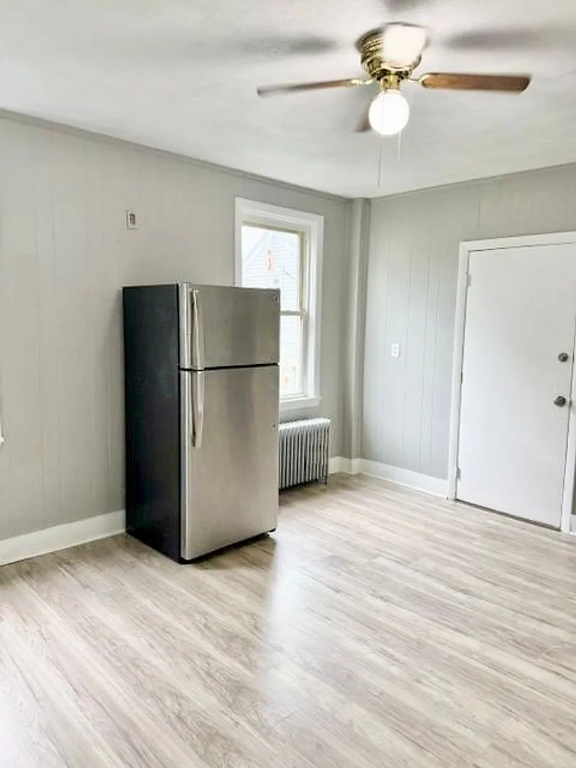 457 Admiral Street — Photo 4