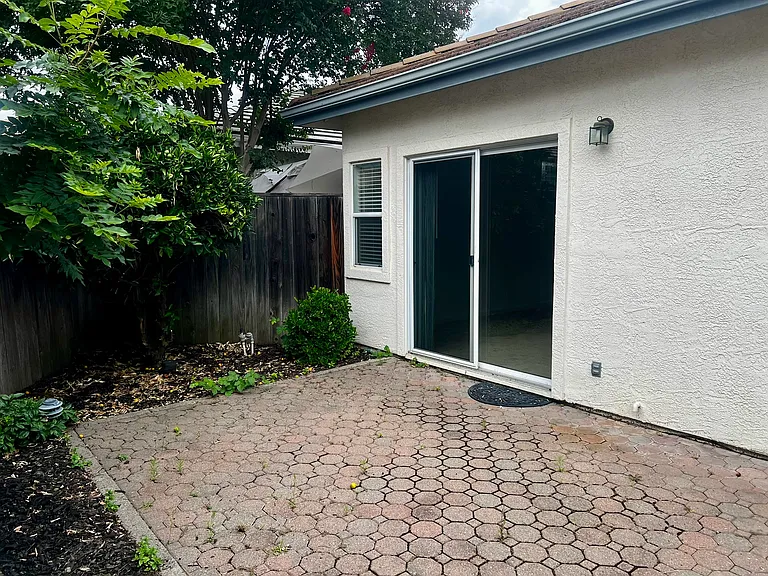 751 Silchester Ct — Photo 12