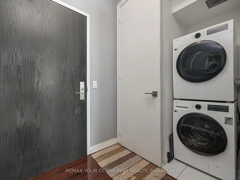 770 Bay St #Penthouse 101 — Photo 25