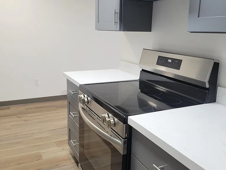 Franklin Apartments — Photo 9