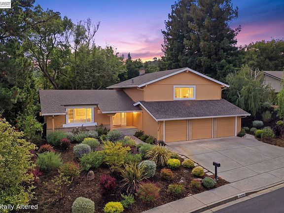 2nd image of 2451 Palmira Pl