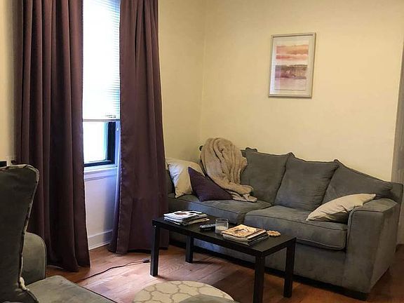 3rd image of 2128 35th St APT 3B