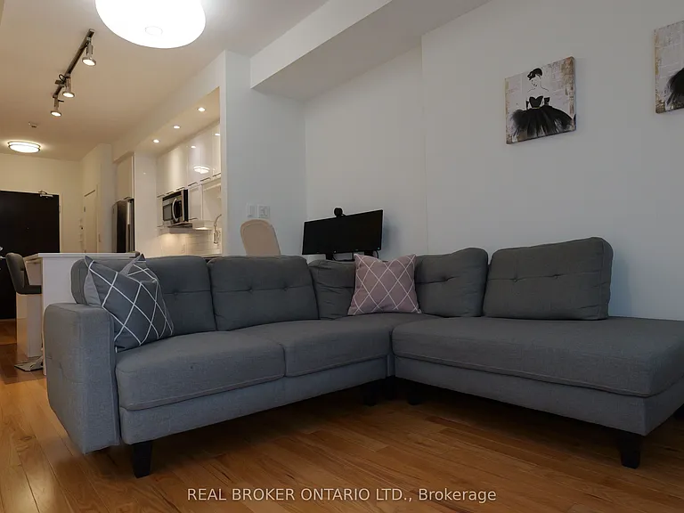 101 Richmond Rd #302 — Photo 8