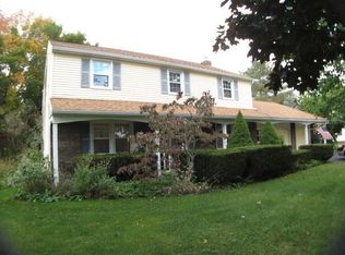 184 Huckleberry Rd, Farmington, NY 14425