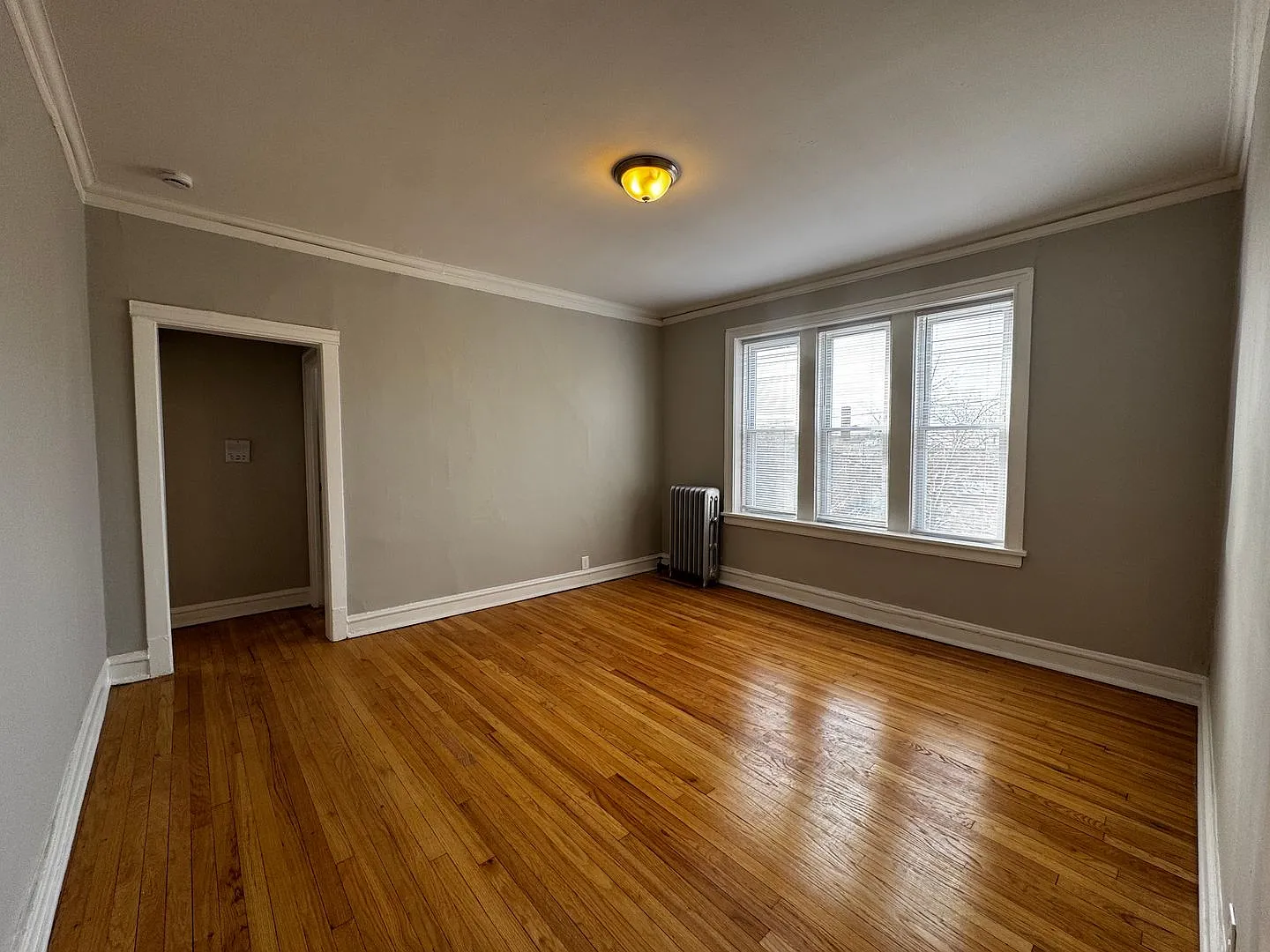1509 W Schreiber Ave — Photo 2