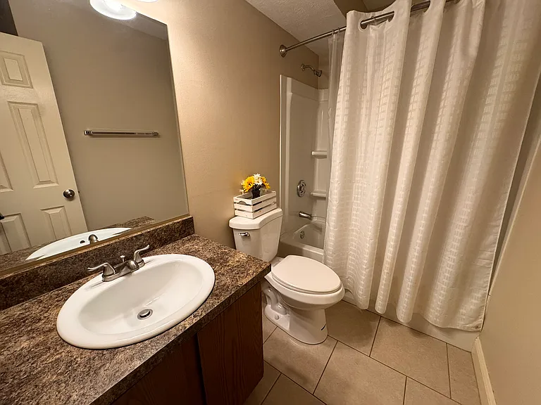 1-1813 Knox St #1 — Photo 7