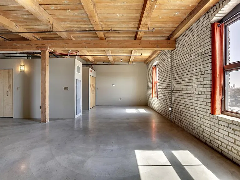 127 5th St NE #306 — Photo 9