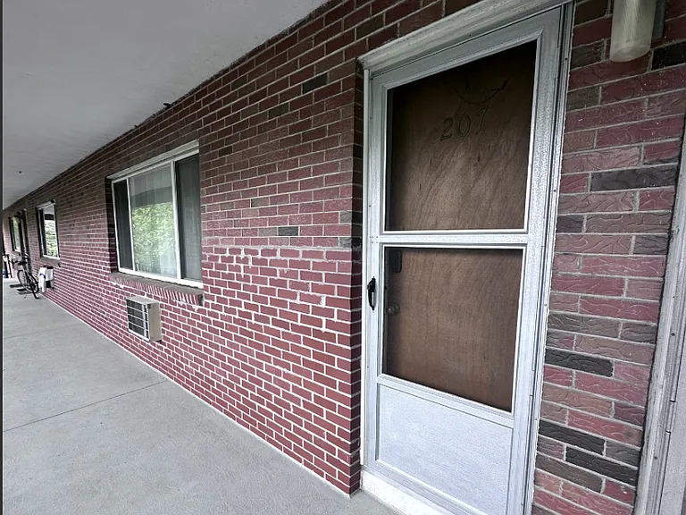 72 W Shore Rd #207 — Photo 16