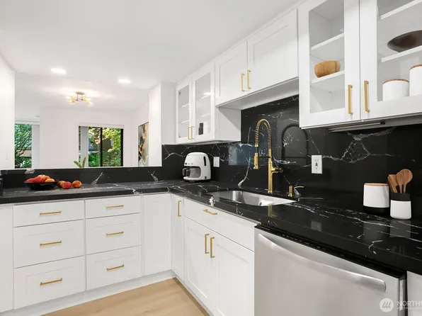 15512 Country Club Drive #B16, Mill Creek, WA 98012