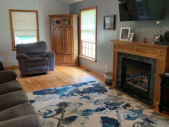 4th image of 7 Little Pond Ln